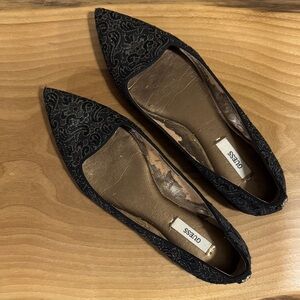 Guess Women's Black Lace Style Pointed Flats